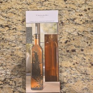 Tahari Amber Oil & Vinegar Dispenser Set